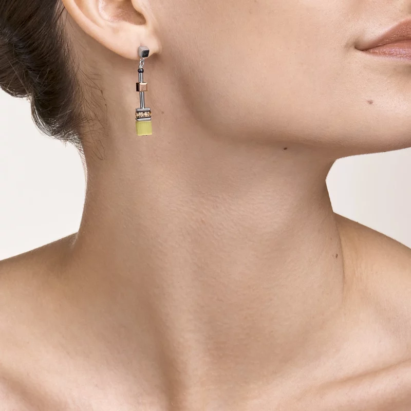 Boucles d'oreilles Coeur de Lion GeoCUBE® Cristal, Medium Olive-Pêche 5012/21-0922 – Image 2