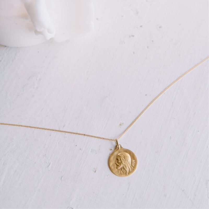 Médaille Augis Or Jaune 750/1000 Christ Sans Épines Ronde 18mm – Image 2