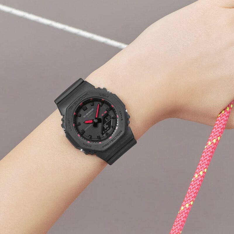 Montre Casio G-Shock Noire Index et Aiguilles Rouge GMA-P2100SA-1A1ER – Image 2